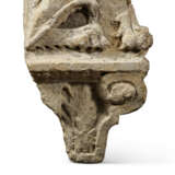 A VENETIAN CARVED STONE COLUMN CAPITAL FRAGMENT - photo 4