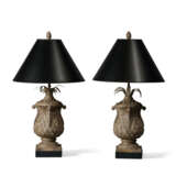 A PAIR OF PLASTER 'PINEAPPLE' TABLE LAMPS - фото 1