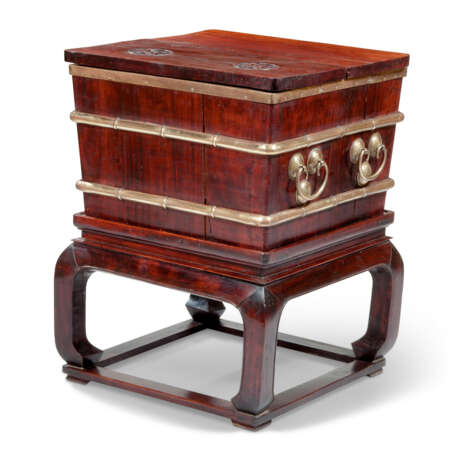 A CHINESE BRASS-MOUNTED HONGMU AND TIELIMU ICE CHEST - photo 4