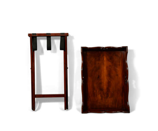 AN ENGLISH MAHOGANY BUTLER'S TRAY AND STAND - Foto 3