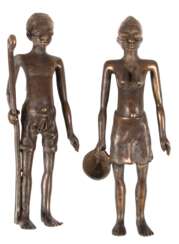 2 Bronzefiguren &quot;Mann mit Stab&quot; und &quot;Frau mit Schale&quot;, Afrika, braun patiniert, H. 15,3 cm und 16 cm