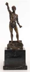 Warmuthm, Wilhelm (20. Jh.) &quot;Athlet&quot;, Bronze, braun patiniert, sign., H. 24 cm, schwarzer Marmorsockel, 10x12x12 cm