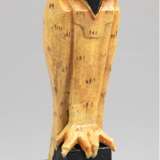 Figur im Art Deco-Stil "Eule", Gußeisen, auf Steinplatte, farbig gefasst, Ges. H. 28,5 cm - photo 1