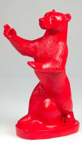 Höhrl, Ottmar (geb. 1950 in Nauheim) "Roter Bär", aus der Installation "Berlin-Bärlin" 2000, Kunststoff, H. 35,5 cm, mit signiertem Zertifikat - Foto 1