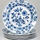 6 Meissen-Speiseteller, Zwiebelmuster, um 1900, Neuer Ausschnitt, Knaufschwerter, 1. Wahl, Dm. 25 cm - фото 1
