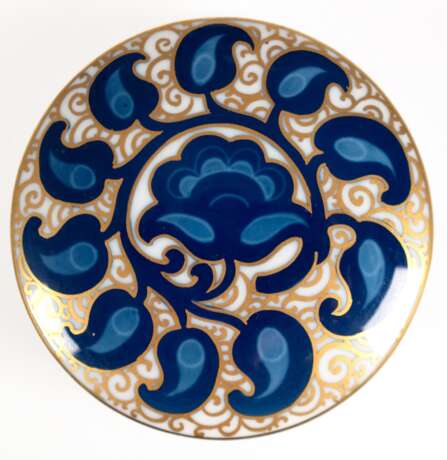 Dose, rund, Rosenthal, Selb-Bavaria, Deckel mit floraler Blaumalerei und üppigem Golddekor, H. 4,5 cm, Dm. 9,5 cm - photo 1