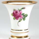 Kratervase, Fürstenberg nach 1914, Rote Rose, breite Goldränder, H. 14,3 cm - фото 1