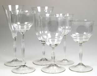 6 Jugendstil-Gläser, Entwurf Fritz Rehm (1871-1928) für Peill &amp; Sohn, Klarglas, H. 15,3 cm bis 19,8 cm