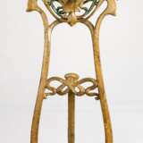 Staffelei im Jugendstil, Metall, mehrfarbig gefasst, H. 62,5 cm, B. 24,5 cm - photo 1