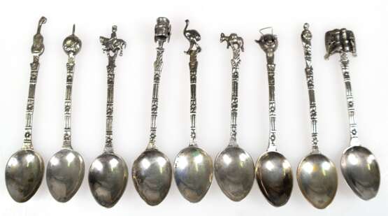 9 Mokkalöffel mit diversen figürlichen Griffenden, 925er Silber, Argentinien, Ges.-Gew. 66 g, L. 8,5 cm- 9,5 cm - Foto 1