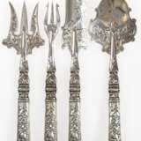 Vorlegebesteck, 4-teilig, victorianisches Hochzeitsgeschenk, Silber, Birmingham 1899 reich floral reliefiert, Griffenden mit Muscheldekor, L. 14,5 cm bis 17,5 cm, im Originaletui - photo 1