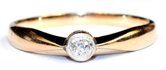 Brillant-Ring, 585er GG, Brillant von ca. 0,06 ct. in durchbrochener Zargenfassung, Ges.-Gew. 2,92 g, RG 59 - photo 1
