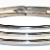 Armreif, 800er Silber, moderne Gestaltung, mit 2 Scharnieren, Gew. 29 g, Innen-Dm. 6,1 cm - photo 1