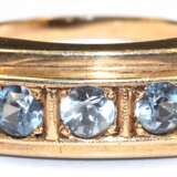 Ring, 585er GG, 4,1 g, 3 aquamarinfarbene Steine, wohl Spinelle, RG 52, Innendurchmesser 16,5mm - photo 1