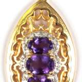 Anhänger mit Kette, 925er Silber, vergoldet, 3 Amethyste, oval facettiert und ein kleiner Diamant, Maße mit Öse ca. 2,8 x 2,7 cm, Kettenlänge ca. 45 cm - photo 1