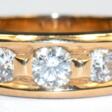 Massiver Band-Ring, 585er GG, ca. 8,6 g, 3 Brillanten von zus. ca. 0,70 ct., TW/SI-P, RG 57, Innendurchmesser 18,1 mm - Now at the auction