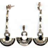 Set im Art-Deco-Stil, Ohrringe ca. 5,6 x 2,3 cm, Anhänger mit Öse ca. 3,0 x 2,3 cm, 925er Silber, Perlmutt, schwarze Email und Markasiten - photo 1