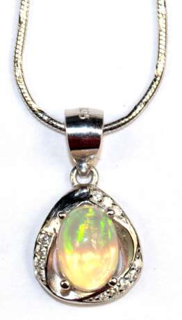 Kette und Anhänger mit echtem Opal und weißen Zirkonia, Maße mit Öse ca. 1,9 x 1,1 cm, Kettenlänge ca. 40 cm - Foto 1
