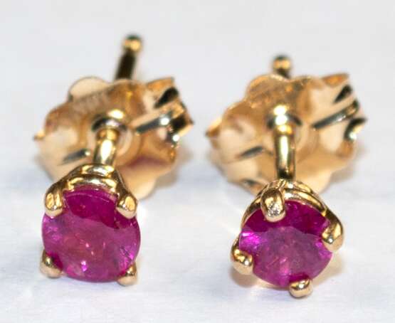 Ohrstecker, 14 k GG, Rubine, Dm. ca. 3 mm - Foto 1