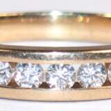 Brillant-Ring, 585er GG, in der Schiene 9 Brillanten von zus. ca. 0,45 ct., Ges.-Gew. 3,99 g, RG 58 - photo 1