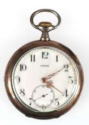 Taschenuhr &quot;Omega&quot;, um 1900, mit Handaufzug, 2 Deckel 800er Silber, emailliertes Zifferblatt (mit Haarriss) mit arabischen Zahlen und dezentraler Sekunde, filigran durchbrochene Zeiger, Glas defekt, gangfähig,…