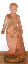 Figur &quot;Junge mit Füllhorn&quot;, Terrakotta, Gebrauchspuren, 95x39x34 cm