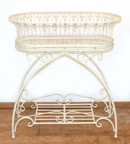 Jardiniere, oval, Metall, weiß gefasst, Aufsatz abnehmbar, 75x68x38 cm - Foto 1