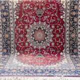 Teppich, rotgrundig mit blauem Rand, floral gemustert, 208x320 cm - фото 1