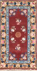 Teppich, Schurwolle, rotgrundig mit hellem Rand, floral gemustert, 73x156 cm
