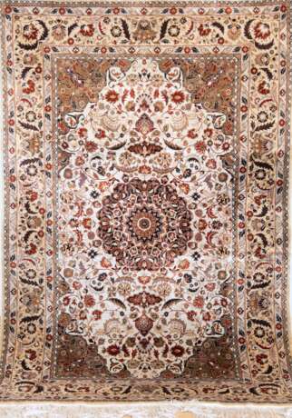Teppich, hellgrundig, braun gespiegelt gemustert, 125x210 cm - Foto 1