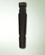 Yuan-Dynastie. AN IMPORTANT AND VERY RARE &#39;ZHUQUE&#39; BLACK-LACQUERED QIN