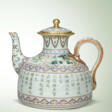 AN IMPERIAL YANGCAI INSCRIBED &#39;THREE PURITIES TEA&#39; CELADON-GROUND TEAPOT AND COVER - Сейчас на аукционе