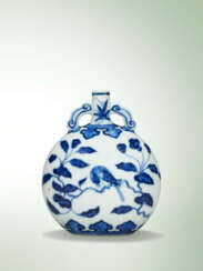 A FINE RARE MINIATURE BLUE AND WHITE ‘PERSIMMON AND LONG-TAILED BIRD’ MOONFLASK