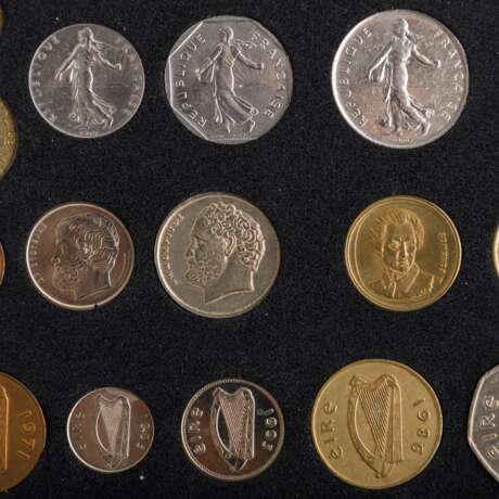 EURO - Euro-Lexikon mit den Euros der ersten 12 - photo 5