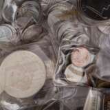 Größerer Nachlassposten mit unter anderem Weltmünzen und Silber, - photo 4