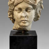 A ROMAN MARBLE HEAD OF DIONYSUS - photo 1