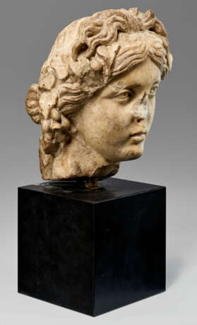 A ROMAN MARBLE HEAD OF DIONYSUS - photo 2