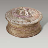 A CANOSAN TERRACOTTA PYXIS - photo 2