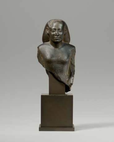 AN EGYPTIAN GREYWACKE NAOPHOROS - фото 1