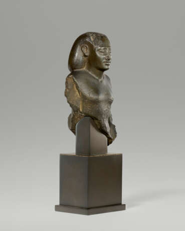 AN EGYPTIAN GREYWACKE NAOPHOROS - фото 4