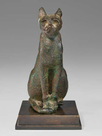 AN EGYPTIAN BRONZE CAT - фото 4 AN EGYPTIAN BRONZE CAT - фото 4
