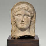 AN ETRUSCAN TERRACOTTA VOTIVE MALE HEAD - фото 1