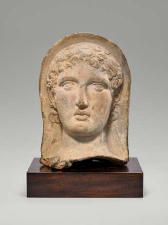 AN ETRUSCAN TERRACOTTA VOTIVE MALE HEAD - фото 1 AN ETRUSCAN TERRACOTTA VOTIVE MALE HEAD - фото 1