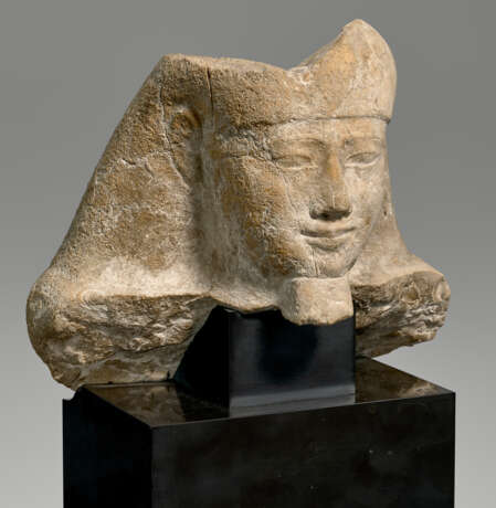 AN EGYPTIAN INDURATED LIMESTONE PORTRAIT HEAD OF AN OFFICIAL - photo 3 AN EGYPTIAN INDURATED LIMESTONE PORTRAIT HEAD OF AN OFFICIAL - photo 3