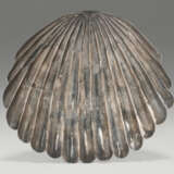 A ROMAN SILVER SHELL-SHAPED DISH - фото 1