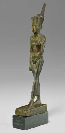 AN EGYPTIAN BRONZE NEITH - фото 2