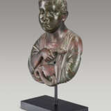 A ROMAN BRONZE PORTRAIT BUST OF A MAN - фото 3