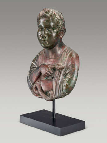 A ROMAN BRONZE PORTRAIT BUST OF A MAN - фото 3