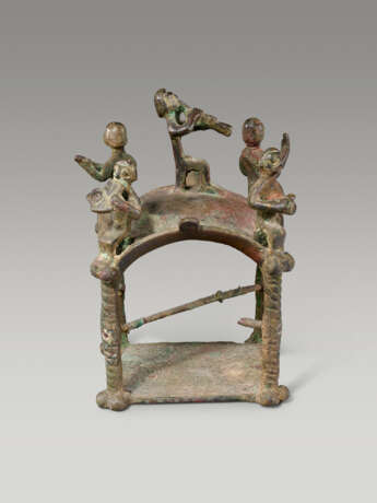 A COPTIC BRONZE VOTIVE TEMPLE WITH MUSICIANS - photo 3 A COPTIC BRONZE VOTIVE TEMPLE WITH MUSICIANS - photo 3