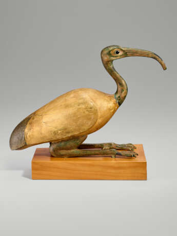 AN EGYPTIAN GILT WOOD AND BRONZE IBIS - photo 1